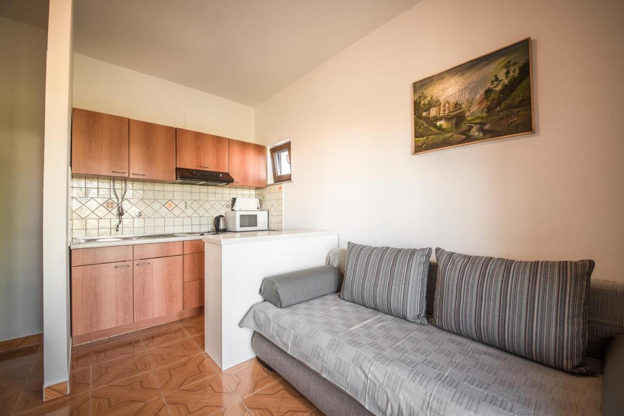Apartments And Rooms By The Sea Vrsi - Mulo, Zadar - 5848 Exterior foto