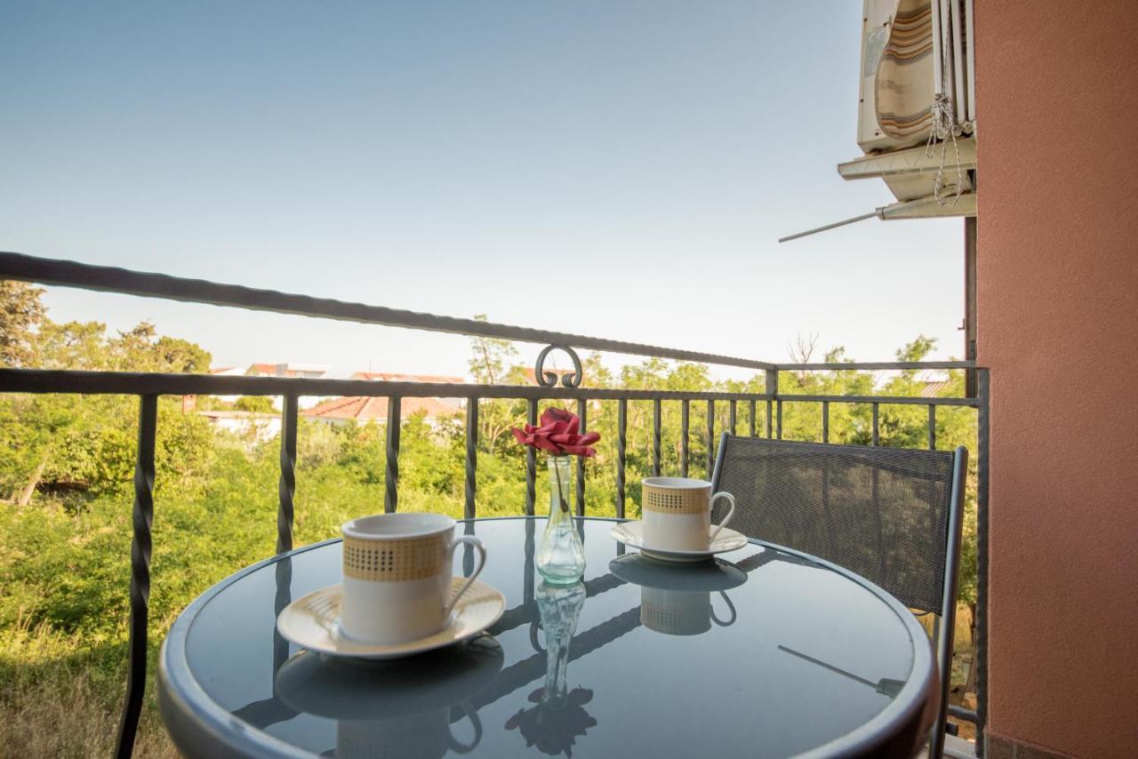 Apartments And Rooms By The Sea Vrsi - Mulo, Zadar - 5848 Exterior foto