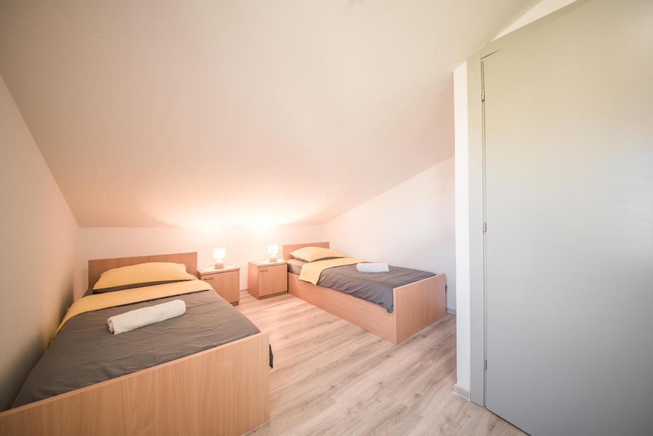 Apartments And Rooms By The Sea Vrsi - Mulo, Zadar - 5848 Exterior foto