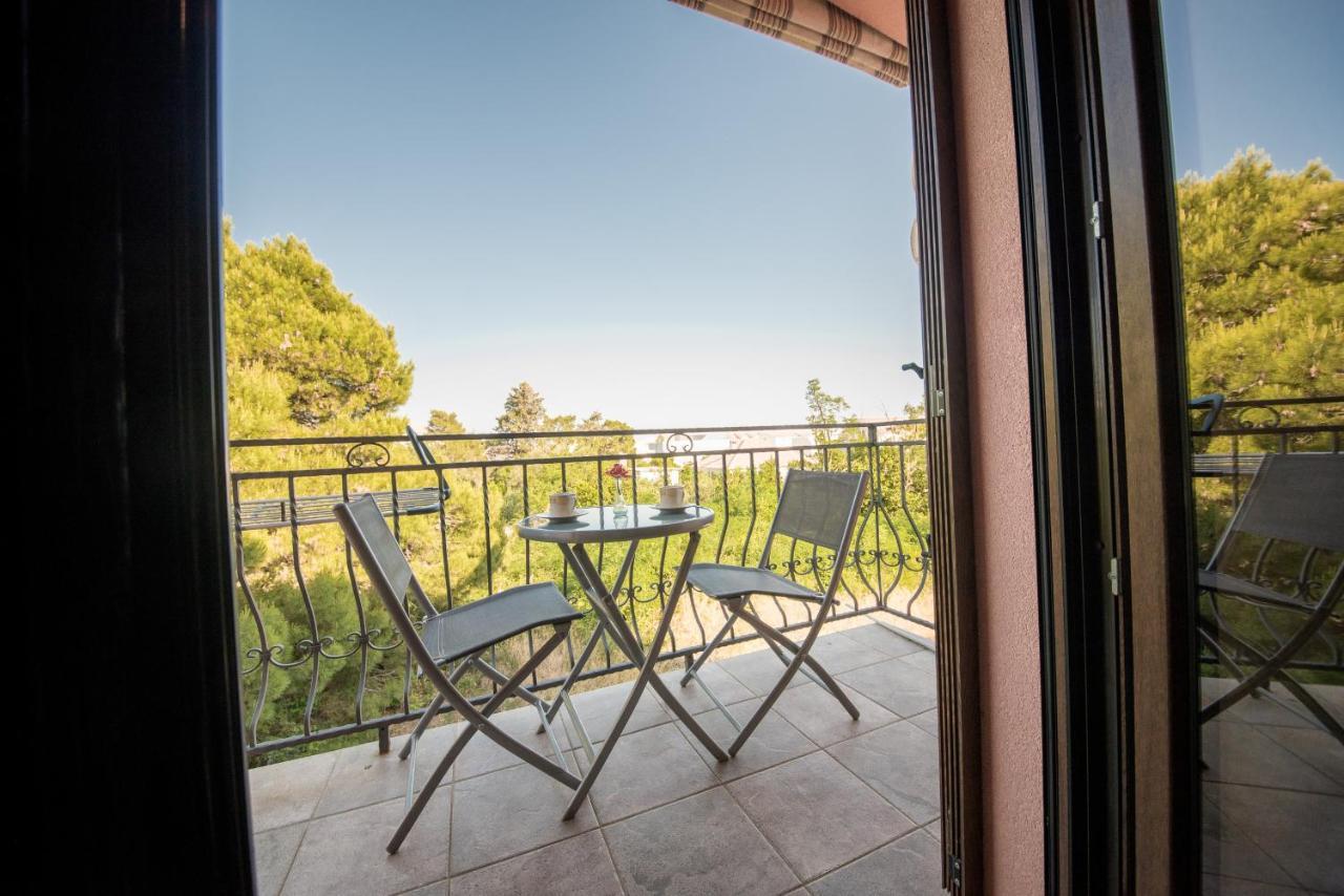 Apartments And Rooms By The Sea Vrsi - Mulo, Zadar - 5848 Exterior foto