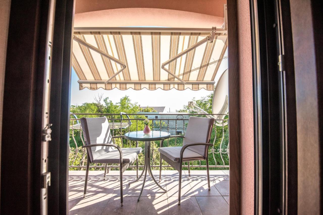 Apartments And Rooms By The Sea Vrsi - Mulo, Zadar - 5848 Exterior foto