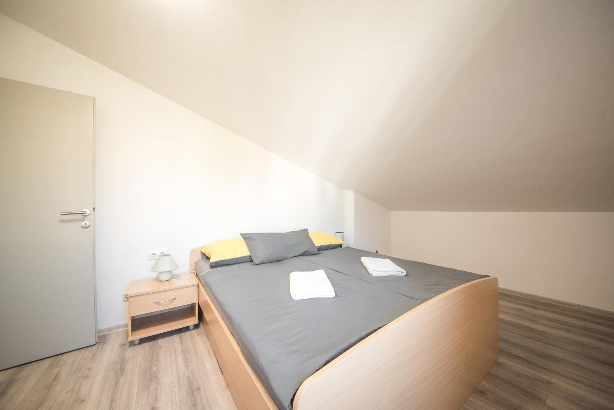 Apartments And Rooms By The Sea Vrsi - Mulo, Zadar - 5848 Exterior foto